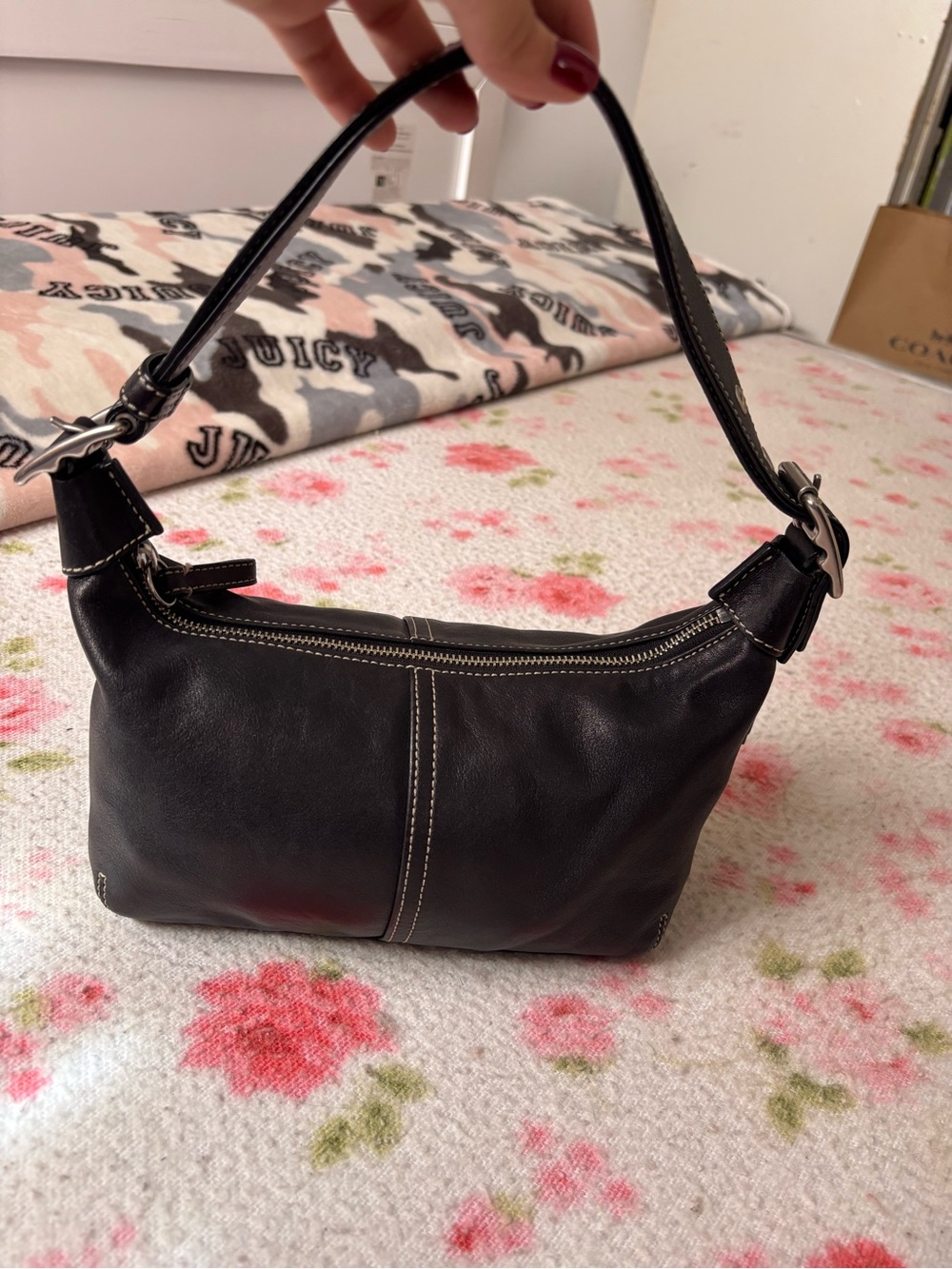 Vintage 1995 Coach Black Leather Shoulder Bag with White Stitching